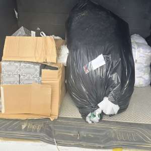 Rochii și accesorii de lux, dar fără acte: captură inedită a polițiștilor de frontieră botoșăneni