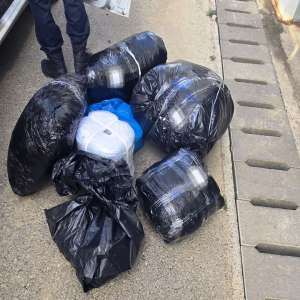 Rochii și accesorii de lux, dar fără acte: captură inedită a polițiștilor de frontieră botoșăneni