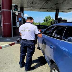 Urmărit internațional pentru că a condus băut, depistat de polițiștii de frontieră la Stânca