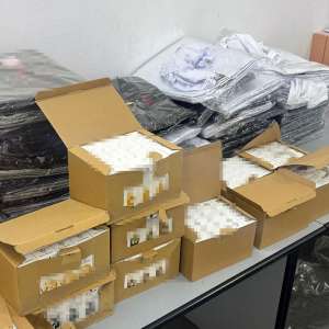 Peste 1.000 de produse susceptibile a fi contrafăcute, oprite de la comercializare de polițiștii de frontieră