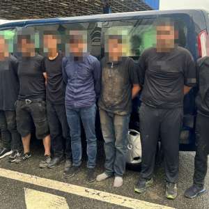 Paisprezece cetățeni străini fără drept de a călători în spațiul Schengen, depistați de polițiștii de frontieră de la frontiera de vest