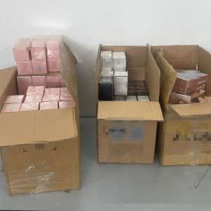 Peste 1.500 de produse contrafăcute descoperite de polițiștii de frontieră giurgiuveni în trei autocare