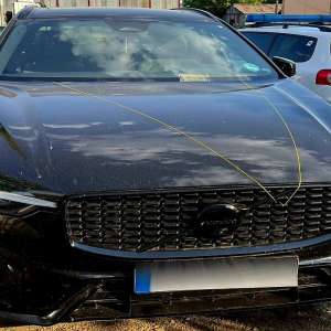 Autoturism în valoare de 350.000 de lei furat din Germania, descoperit de polițiștii de frontieră ieșeni