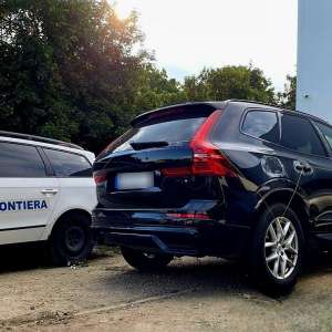 Autoturism în valoare de 350.000 de lei furat din Germania, descoperit de polițiștii de frontieră ieșeni