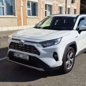 Două autoturisme, estimate la o valoare de aproximativ 260.000 de euro, căutate internațional, descoperite la frontieră