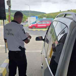 Autoturism fără drept de circulație pe teritoriul României, depistat la Sculeni