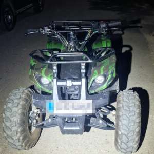 Descoperit în trafic în miez de noapte pe un ATV fără acte și fără permis