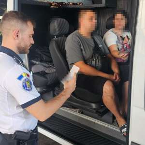 Femeie depistată la controlul de frontieră conducând un ansamblu rutier, fără drept