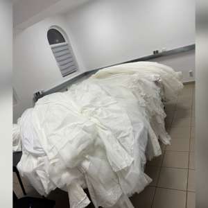 Surprize la controlul polițiștilor de frontieră: rochii de mireasă și ambalaje „de marcă” falsificate