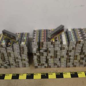 Aproximativ 46.000 țigarete ascunse, descoperite de polițiștii de frontieră doljeni