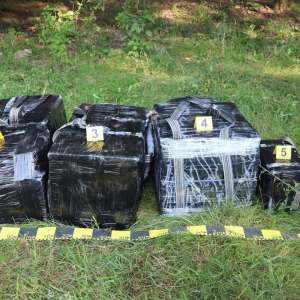 Contrabandiști fugiți prin pădure, captură impresionantă pe râul Prut