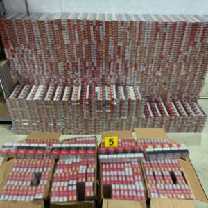 Țigări de contrabandă confiscate cu focuri de armă