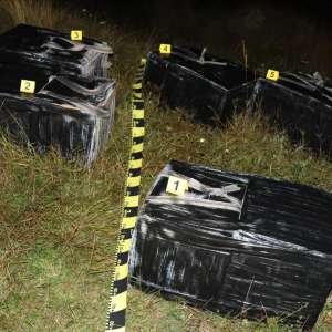 Țigări de contrabandă confiscate cu focuri de armă