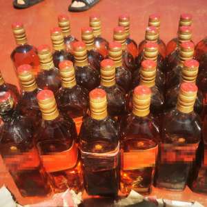 Aproximativ 15.000 de ţigarete și 200 de litri de băuturi alcoolice ascunse pe o navă, descoperite de polițiștii de frontieră tulceni