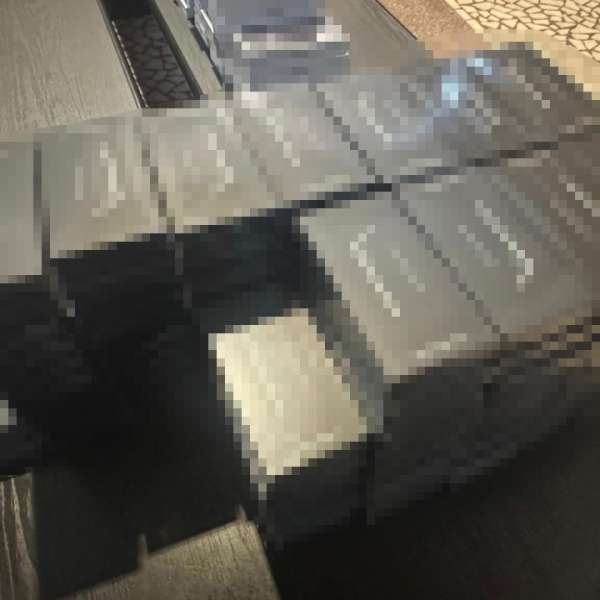 Telefoane mobile susceptibile a fi contrafăcute, în valoare de peste trei milioane de lei, descoperite de polițiștii de frontieră