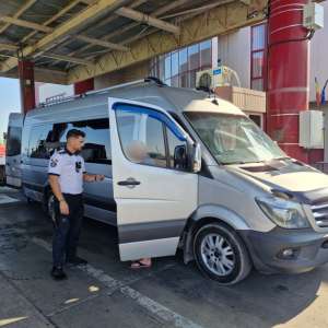 A prezentat la controlul de frontieră un document fals și s-a ales cu dosar penal