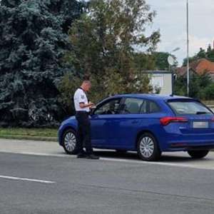 Carte de identitate falsă, descoperită la control   