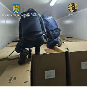 Fabrică de țigări clandestină descoperită de polițiștii de frontieră
