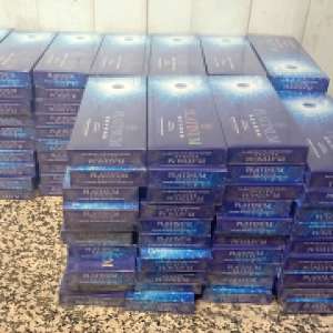 Aproximativ 2.700 pachete cu ţigări, ascunse în bagajele a doi cetăţeni români, descoperite pe Aeroportul Otopeni