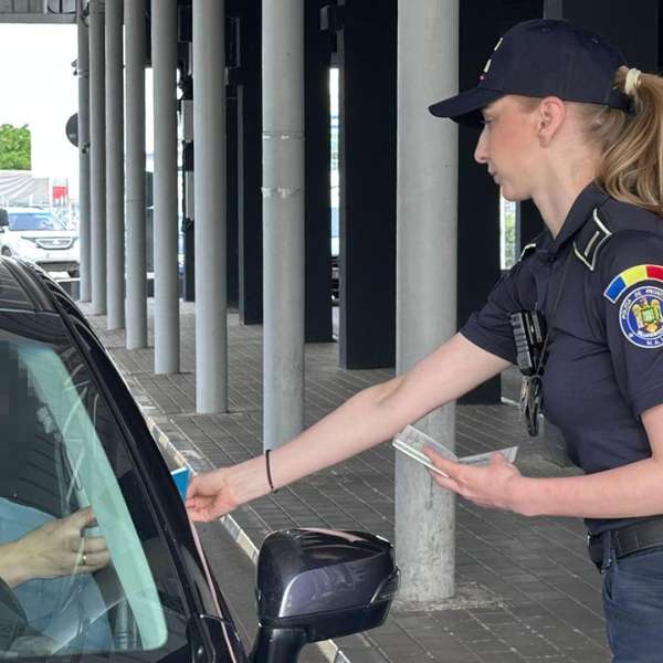 Permis de conducere fals, descoperit de polițiștii de frontieră din PTF Siret