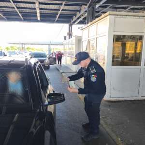 Aflat fără drept la volan, sancționat penal de polițiștii de frontieră hușeni