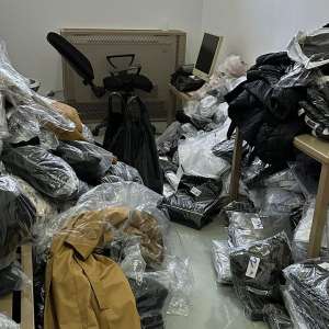 Bunuri în valoare de peste 1 milion de euro, susceptibile a fi contrafăcute, descoperite de poliţiştii de frontieră din cadrul Gărzii de Coastă