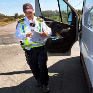 Cetățean român depistat la volanul unui autoturism, deşi nu avea acest drept