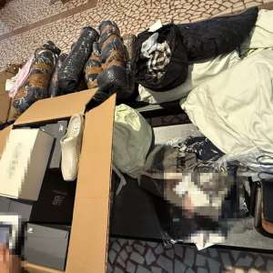  Bunuri susceptibile a fi contrafăcute, în valoare de aproximativ 500.000 de lei, descoperite de polițiștii de frontieră