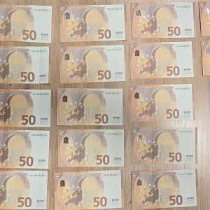 Bancnote false descoperite asupra unui bărbat pe Aeroportul Internațional Henri Coandă