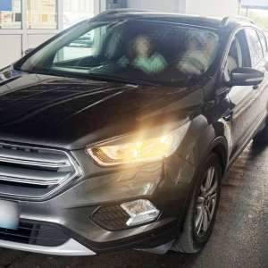 Depistat la controlul de frontieră, la volan, fără drept de a conduce