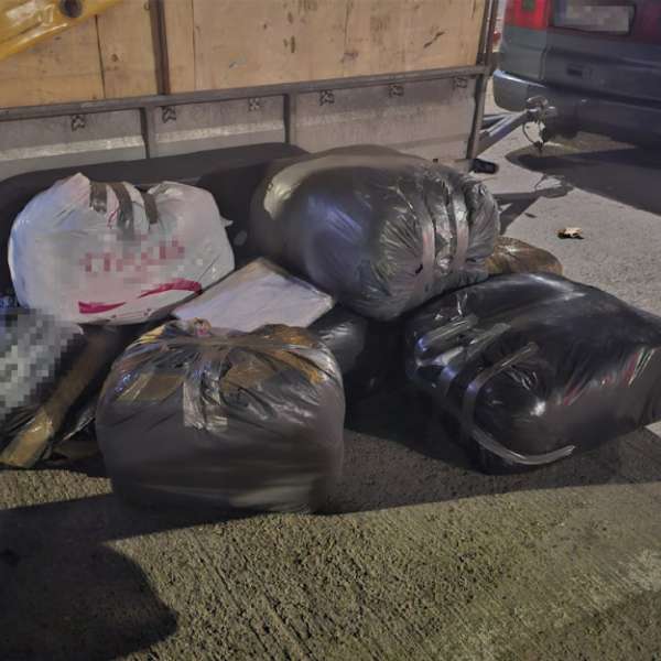 Mărfuri contrafăcute, descoperite de polițiștii de frontieră giurgiuveni – transport ilicit pe ruta Bulgaria–România