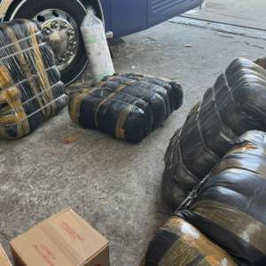 Mărfuri contrafăcute, descoperite de polițiștii de frontieră giurgiuveni - transport ilicit pe ruta Turcia-România