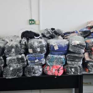 Mărfuri contrafăcute, descoperite de polițiștii de frontieră giurgiuveni - transport ilicit pe ruta Turcia-România