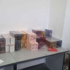 Bunuri contrafăcute în valoare de  aproximativ 800.000 de lei, oprite de la comercializare de polițiștii de frontieră