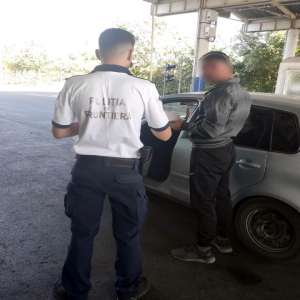 A mințit că nu va conduce în România, dar a fost prins la volan la intrarea în țară