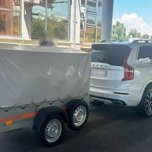 Participant la trafic depistat conducând un ansamblu rutier,  deşi permisul de conducere deţinut nu îi conferea acest drept