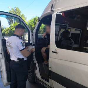 A fost convins să plătească 7.000 euro pentru un document fals