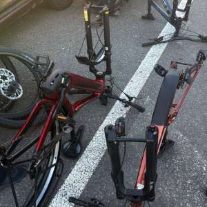 Biciclete și o trotinetă electrică fără acte de proveniență, estimate la aproximativ 165.000 de lei, descoperite de polițiștii de frontieră