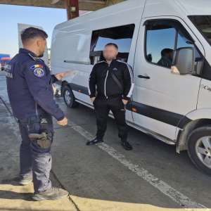 A plătit 200 de dolari pentru a deveni șofer fals