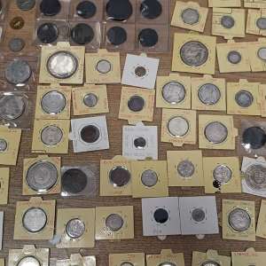 Dosar penal pentru un bărbat care transporta obiecte susceptibile a face parte din patrimoniul național cultural al unui stat străin