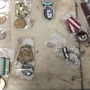 Dosar penal pentru un bărbat care transporta obiecte susceptibile a face parte din patrimoniul național cultural al unui stat străin