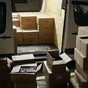 Contrabandă cu ambalaje de lux: tentativă de introducere pe piață neagră a parfumurilor contrafăcute dejucată la Racovăț