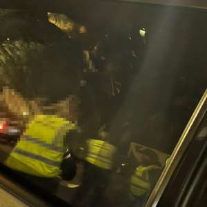 Un bărbat, arestat preventiv după ce a încercat să introducă ilegal în România șase migranți