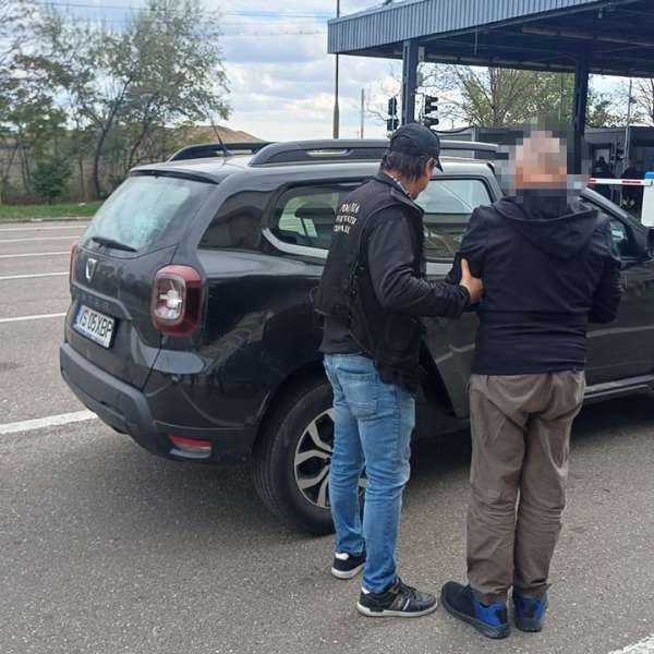 Condamnat la închisoare pentru trafic de substanţe anabolizante, depistat la frontiera de est