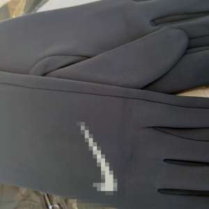 Articole de sezon susceptibile a fi contrafăcute, în valoare de aproximativ 1,4 milioane lei, confiscate de poliţiştii de frontieră din cadrul Gărzii de Coastă