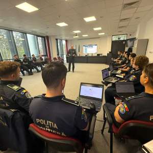 Polițiștii de frontieră specialiști în analiză de risc, participă la un curs interinstituțional de pregătire