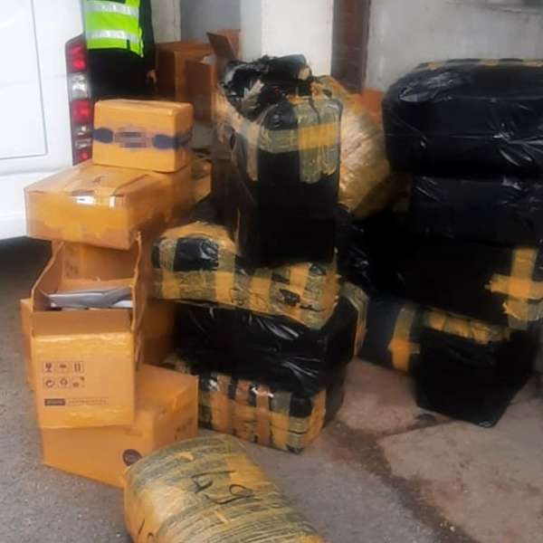Bunuri în valoare de peste 450.000 lei susceptibile a fi contrafăcute, descoperite de poliţiştii de frontieră din cadrul Gărzii de Coastă