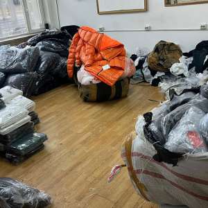 Produse susceptibile a fi contrafăcute, în valoare de peste 671.000 de lei, descoperite în acest weekend de polițiștii de frontieră giurgiuveni