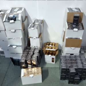 Produse susceptibile a fi contrafăcute, în valoare de peste 671.000 de lei, descoperite în acest weekend de polițiștii de frontieră giurgiuveni