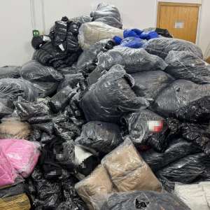 Produse susceptibile a fi contrafăcute, în valoare de peste 1,5 milioane lei, descoperite de polițiștii de frontieră giurgiuveni